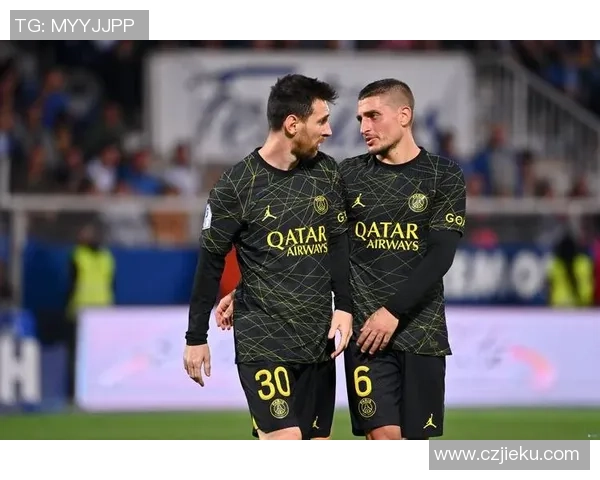 足球明星经典瞬间回顾：梅西C罗贝利尼马等传奇球员的巅峰时刻